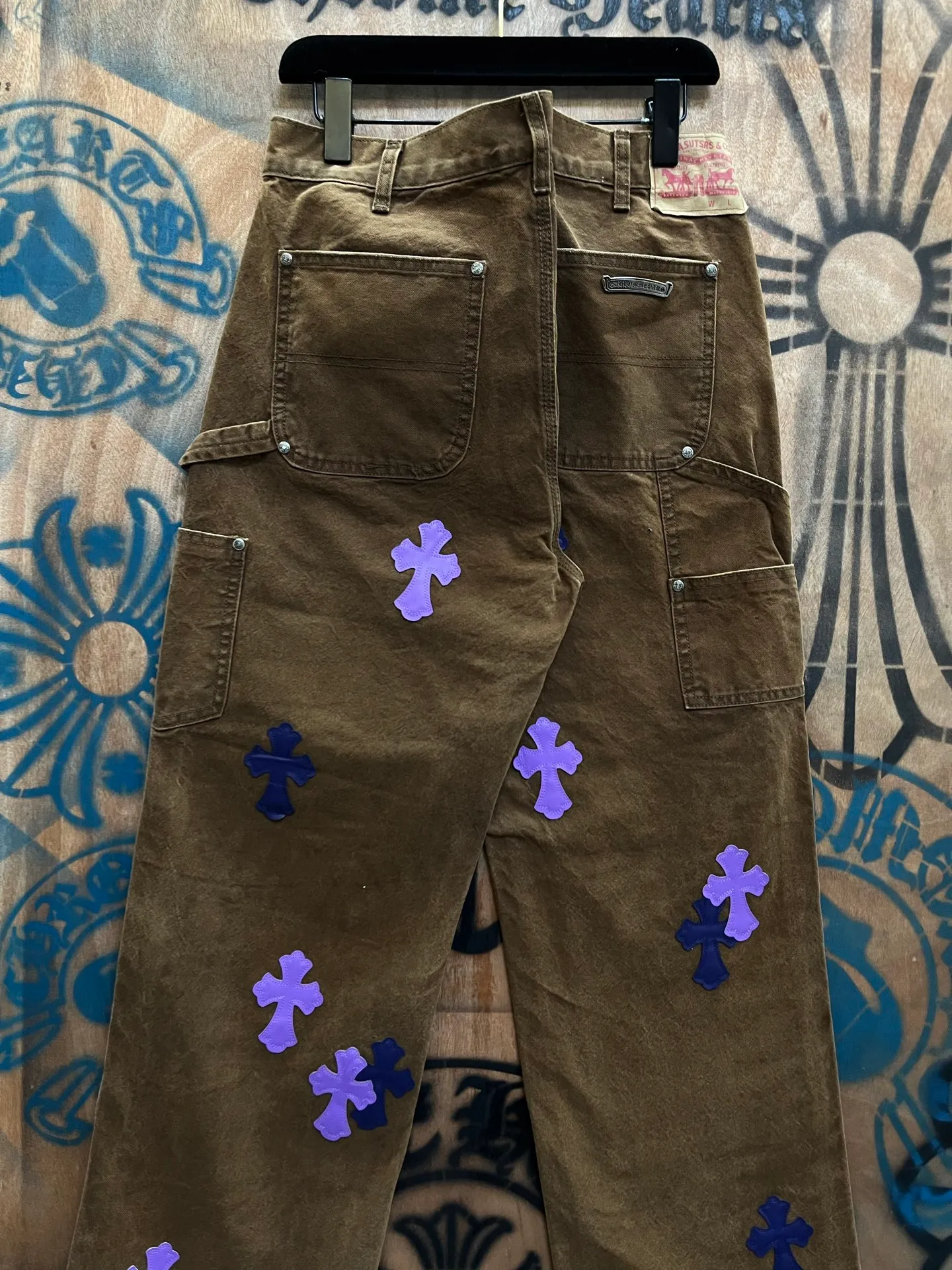P640 Wang Zha is online! Heavy 15.5oz! Kill all market versions instantly! Price bottomed out chrome hearts limited series new city limited jeans Chrome Hearts city limited jeans vintage levis American made 501 505 517 base version remake Levis American made 501 base version imported sheepskin 925 silver remake Customers provide waist and pants length or height and weight The studio will select the most suitable base version for you to remake There are many people doing remakes in the market Don't belittle or comment The difference is visible to the naked eye See more and compare yourself #CHROME HEARTS Unisex size: 28 30 32 34 36 38 40 42